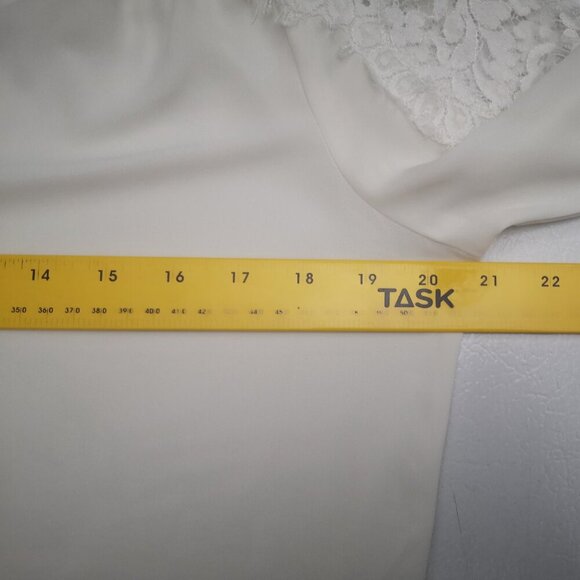 Karen Kane Cream Ladies Size Medium Made in USA Loose Fit Blouse with Lace - Picture 7 of 9